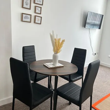 Failsworth Luxury Apartment 3 With Free Parking Manchester Exterior photo