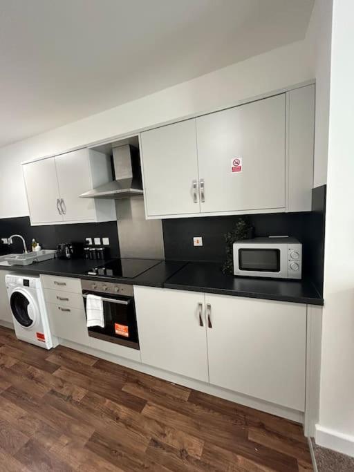 Failsworth Luxury 3 With Free Parking Apartamento
